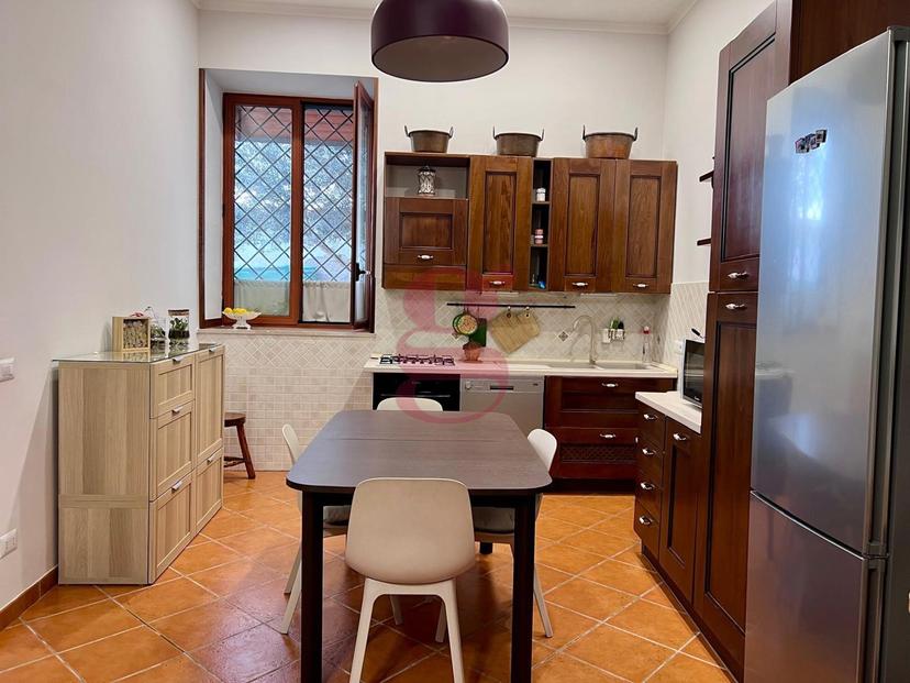 Quadrilocale in Via Pagliano, Lettere — foto 4 di 5