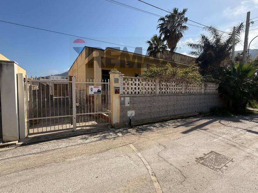 Villa in Via Agamennone 3, Valderice — foto 5 di 5