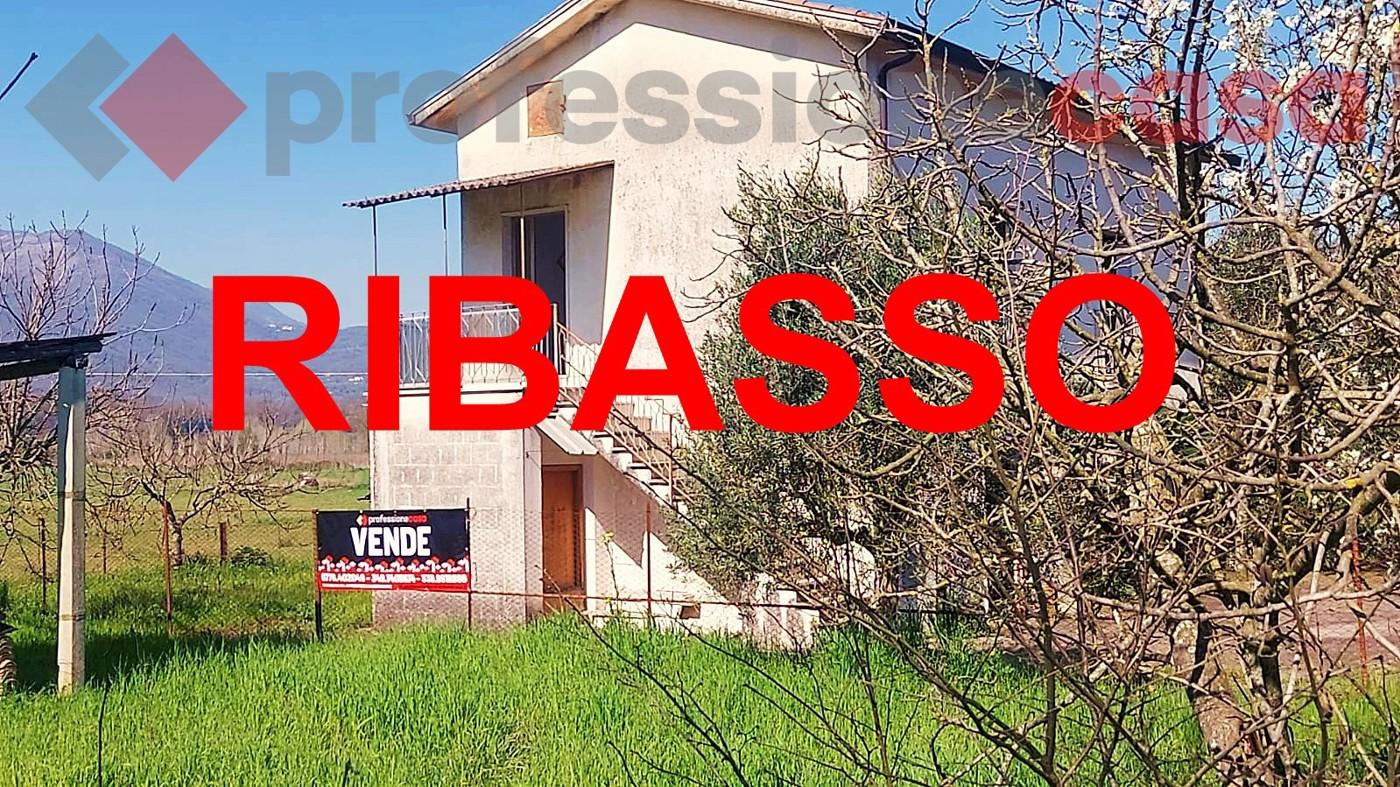 Casa indipendente in Via Valle Castagneto, Rocca d'Evandro