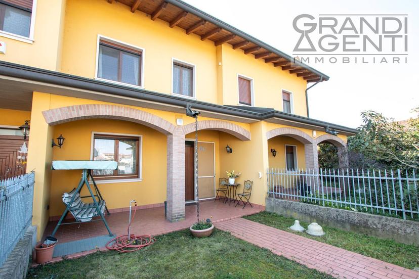 Villa a schiera in Eugenio Montale 11, Mozzecane — foto 3 di 5