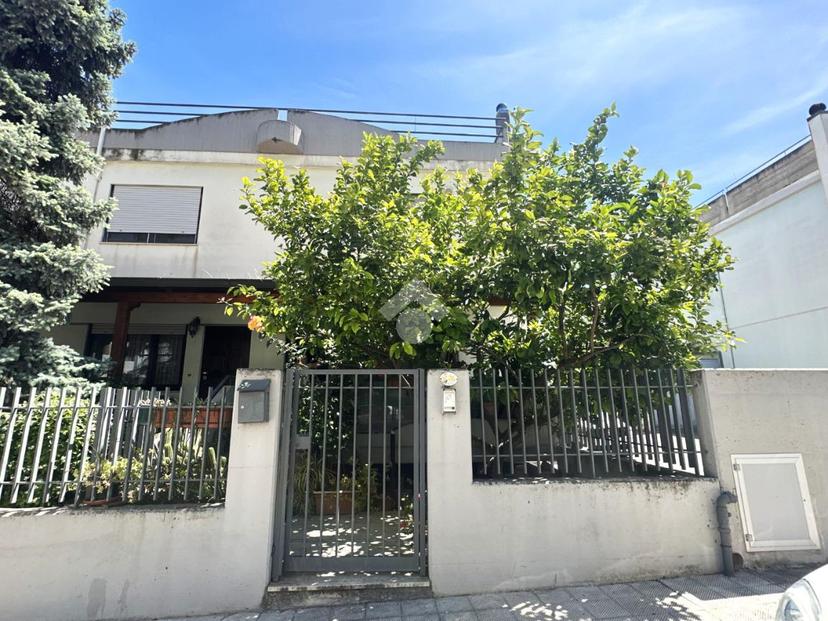 Villa a schiera in Via Generale Francesco Rizzi 66, Canosa di Puglia — foto 2 di 5