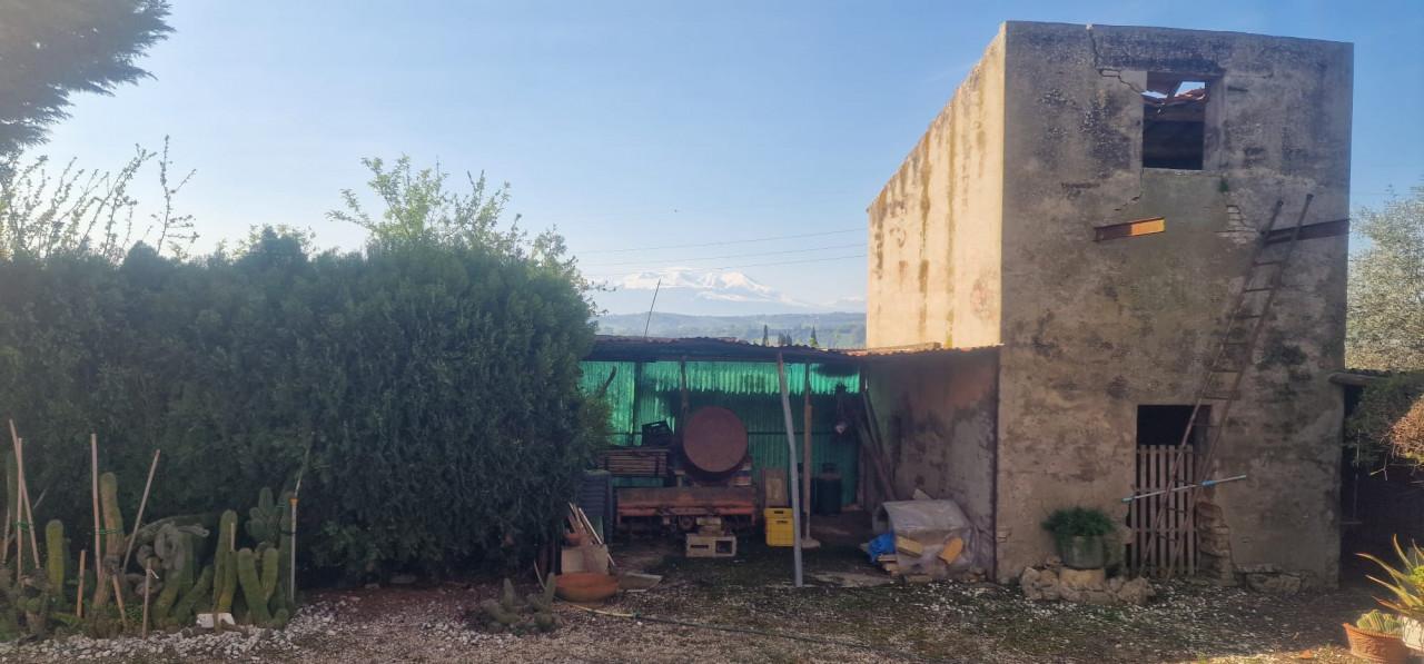 Casale in Direzione Quattro Strade Elice, Città Sant'Angelo