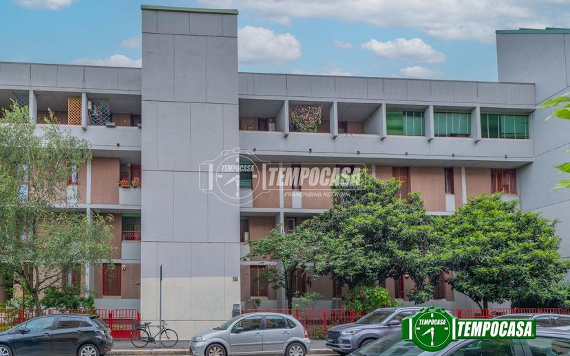 Quadrilocale in Via Sarzana 41, Milano