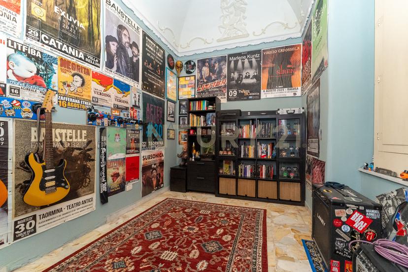 Casa indipendente in Piazza Guglielmo Marconi 1, Camporotondo Etneo