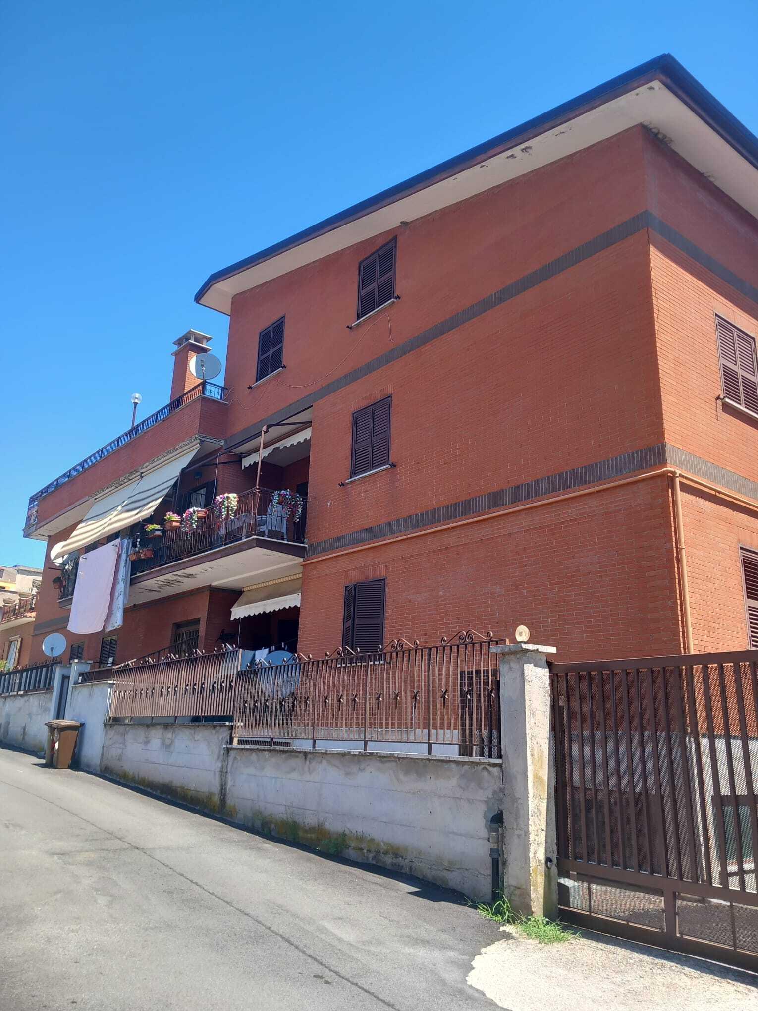 Attico in Via degli Acquedotti 4, Tivoli