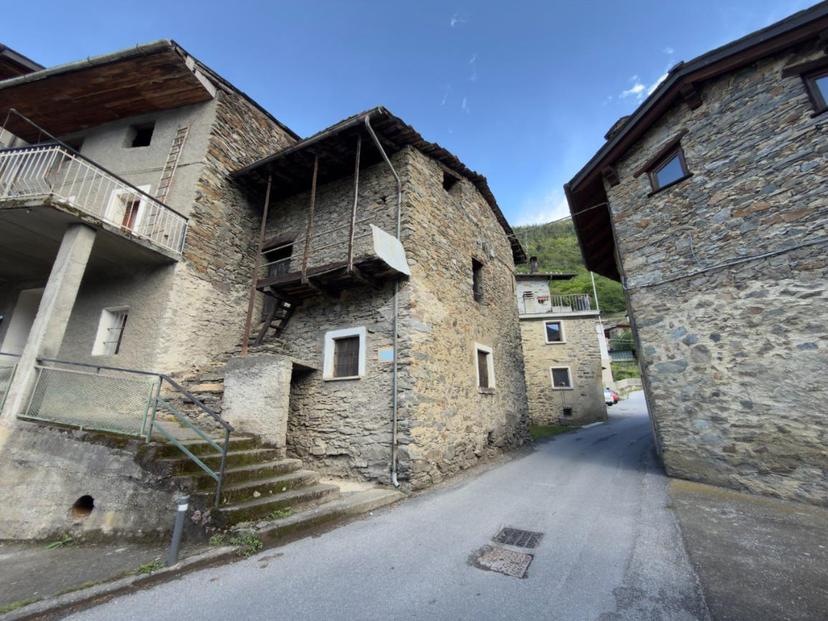 Casa indipendente in Via Dossello, Tirano — foto 2 di 5