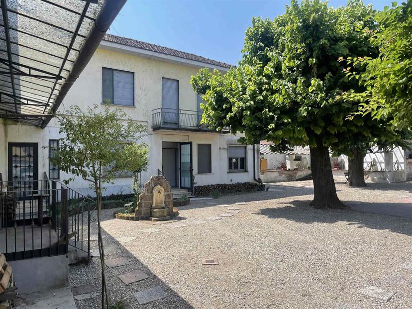 Casale, Vigevano