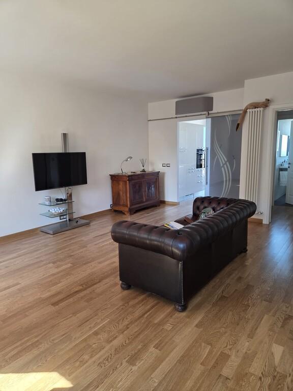 Trilocale in Piazza della Vittoria 1, Civitanova Marche — foto 2 di 5