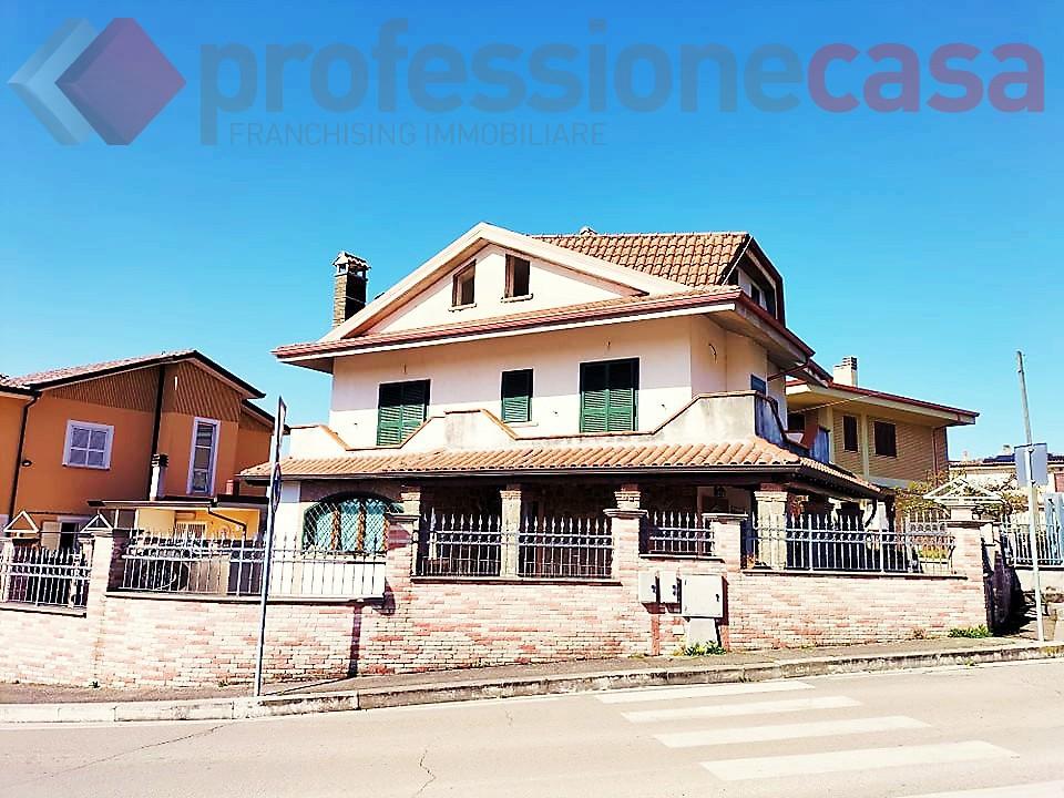 Casa indipendente in Via Loris, Piedimonte San Germano