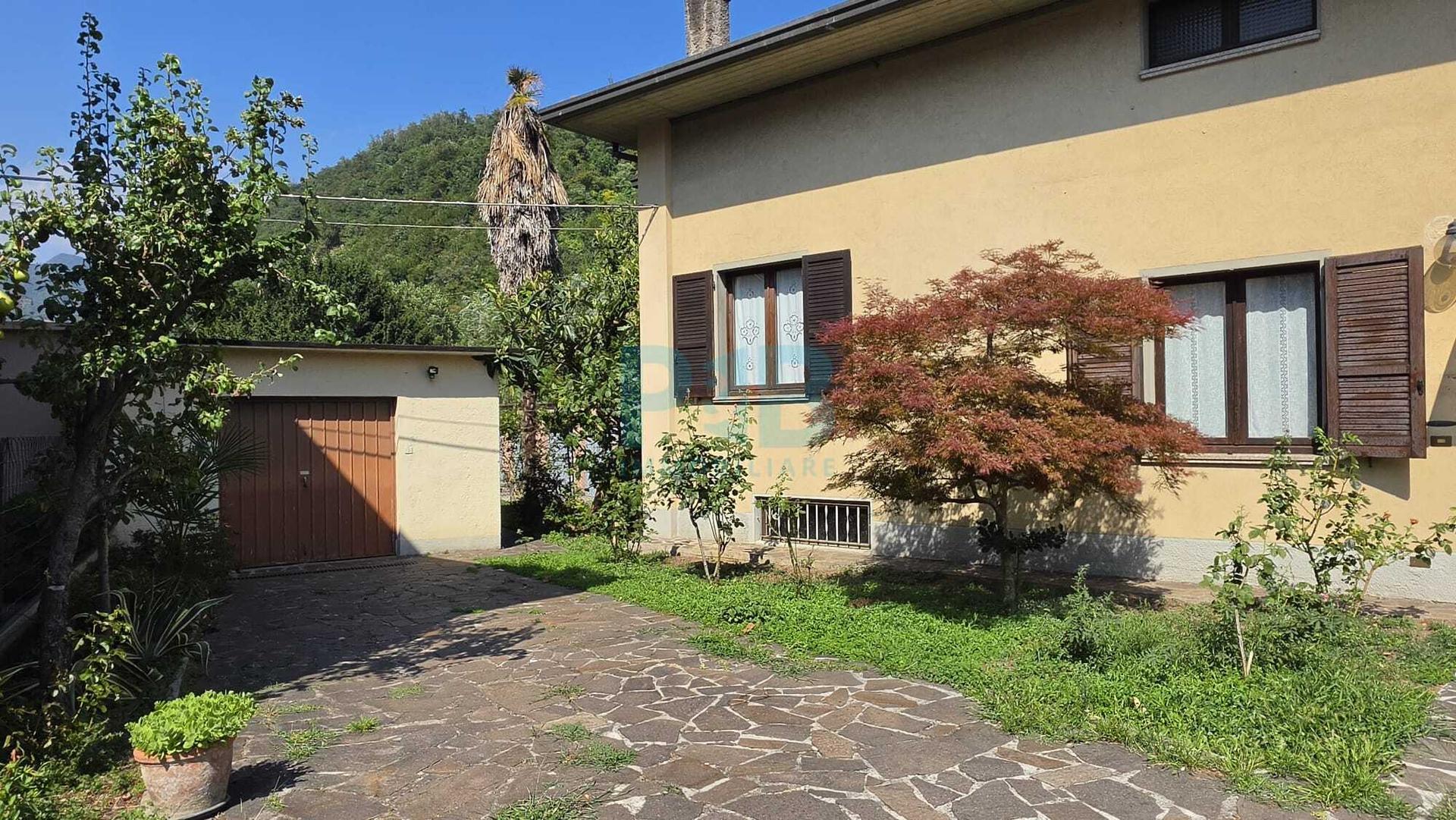 Villa in Via XXV Aprile 14, Villa Carcina