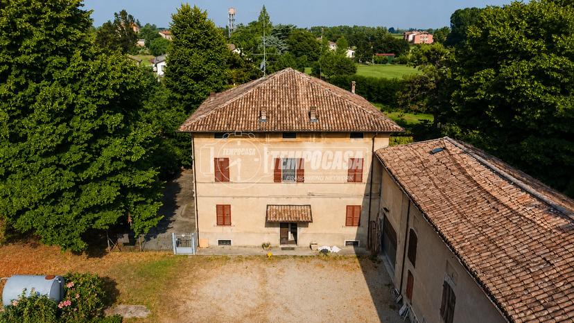 Villa a schiera in Via Tresinaro (Castellazzo), Reggio nell'Emilia — foto 3 di 5
