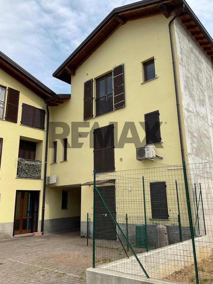 Casa indipendente in Via Enrico Tazzoli 11, Carugo — foto 5 di 5
