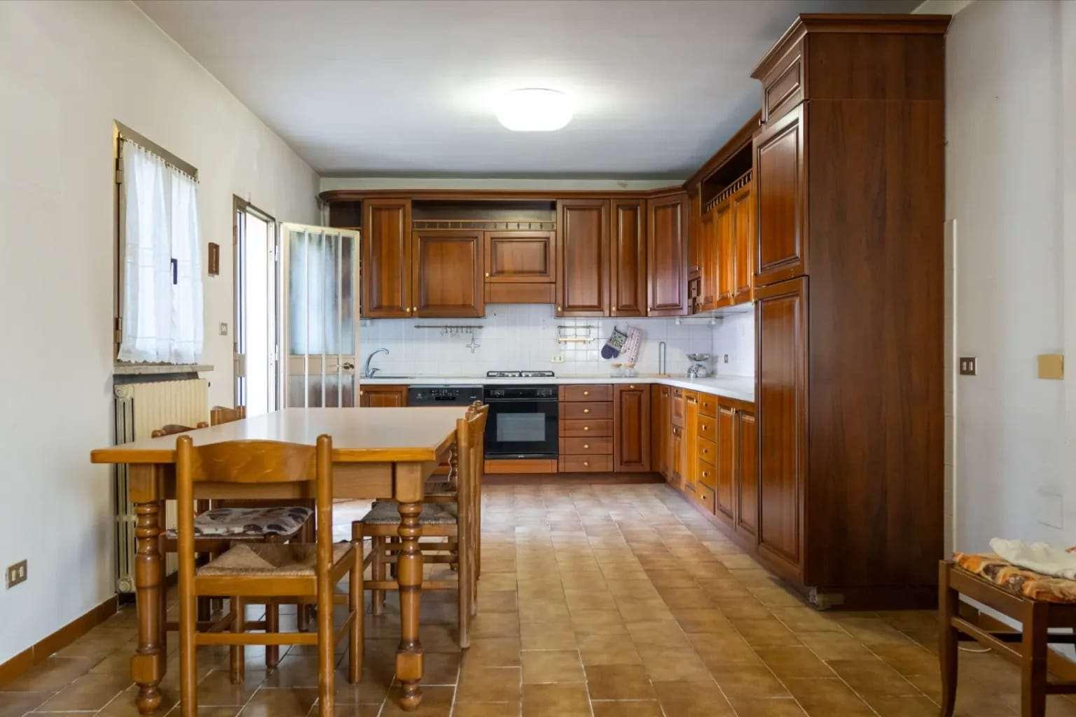 Villa a schiera, Veronella