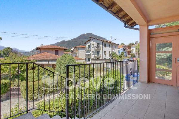 Villa in Via Michelangelo Buonarroti 80, Laveno-Mombello — foto 2 di 5