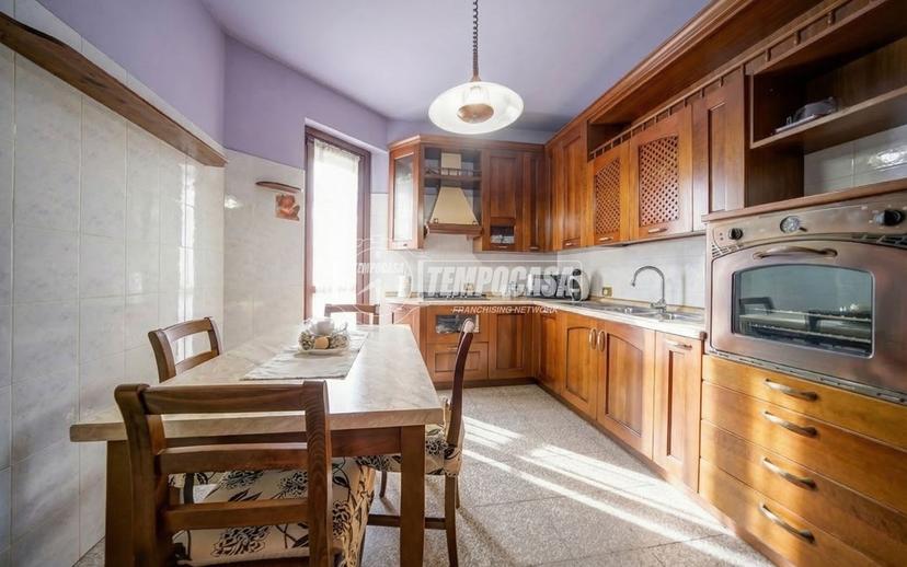 Trilocale in Via XXV Aprile 41, Oggiona con Santo Stefano — foto 4 di 5