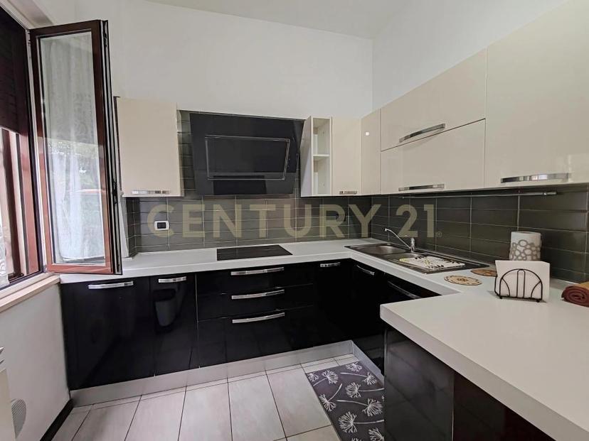 Trilocale in Via Castelli Fiorenza 54, Rho — foto 2 di 5