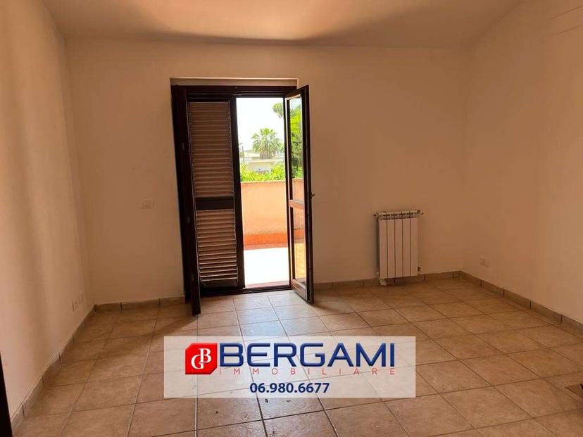 Trilocale in Via Giovanni Pascoli 2a, Anzio