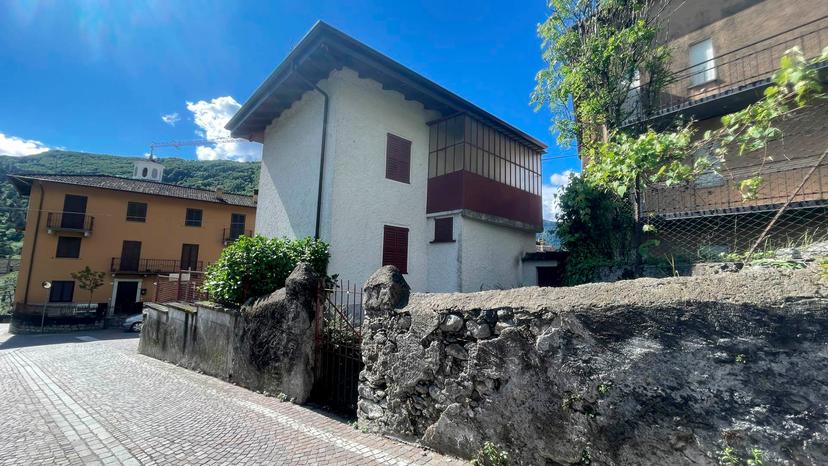 Casa indipendente in Via Roma, Dazio — foto 2 di 5