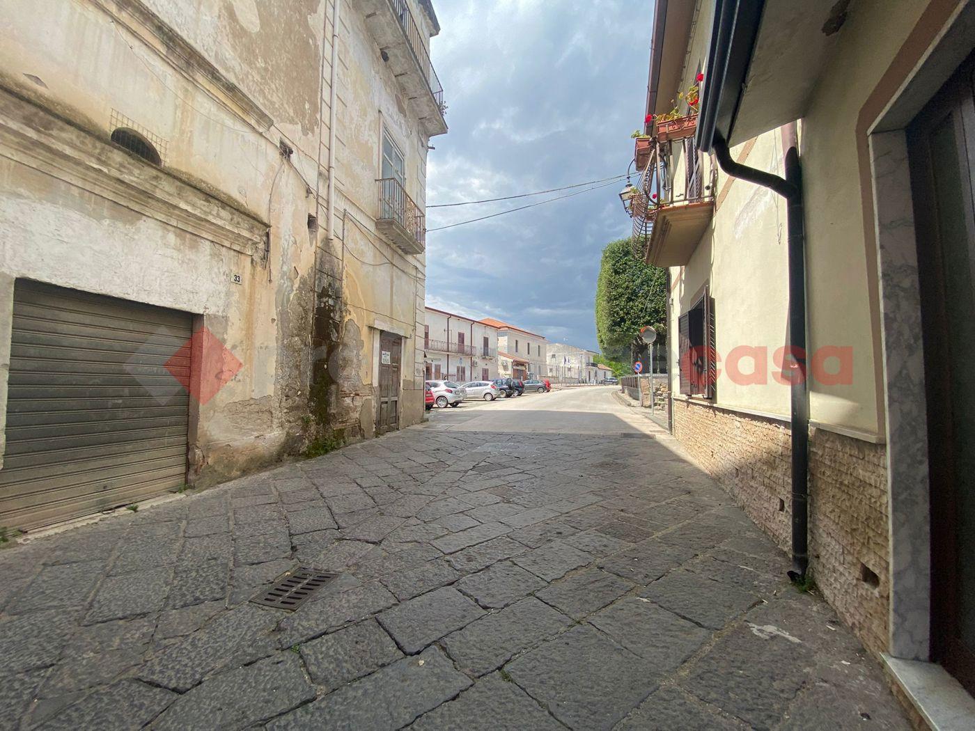 Appartamento in Via Roma, Carinola