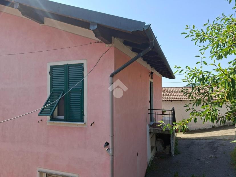 Trilocale in Località Bosco 8, Savignone — foto 3 di 5