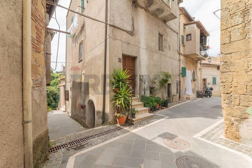 Bilocale in Via del Fiore 45, Ischia di Castro — foto 2 di 5