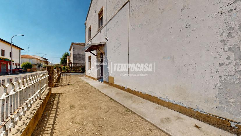 Casa indipendente in Via Alessandro Manzoni 10, Guastalla — foto 2 di 5