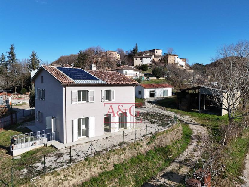 Villa in Contrada Morichella 28, San Ginesio — foto 5 di 5