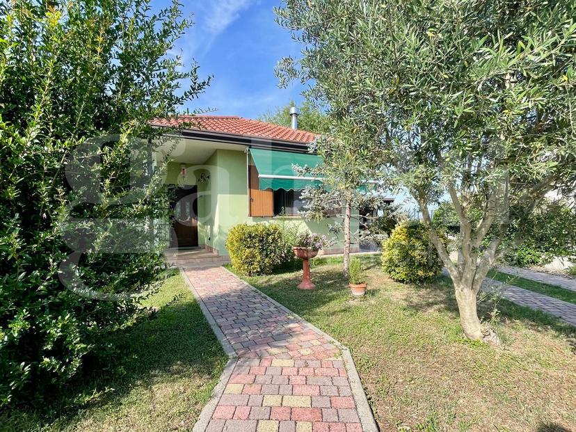 Casa indipendente in 4 Novembre  12, Codigoro