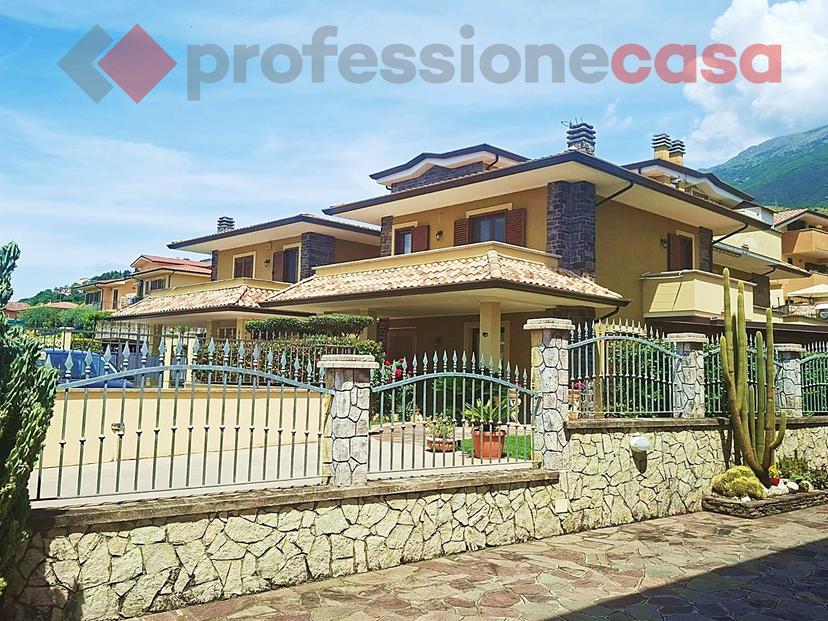 Trilocale in Viale Leonardo, Piedimonte San Germano — foto 2 di 5