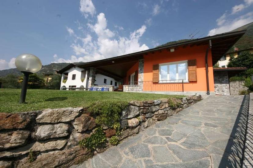 Villa unifamiliare in Via Alessandro Volta, Tremezzina — foto 2 di 5