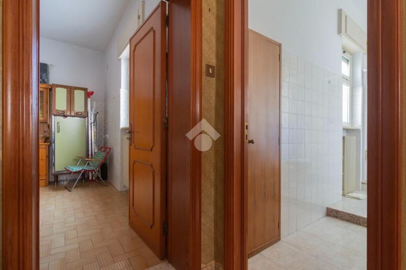 Casa indipendente in Via Circolo Fratellanza Conversanesi d’America, Conversano — foto 4 di 5