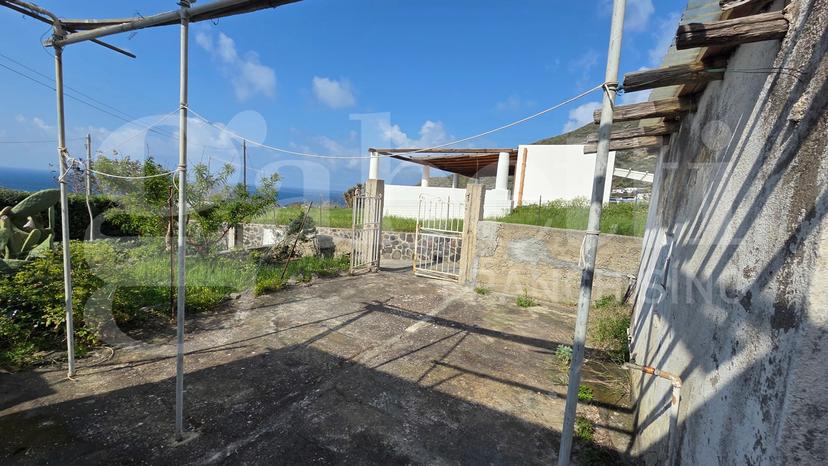 Casa indipendente in Via Leni Snc, Malfa — foto 3 di 5