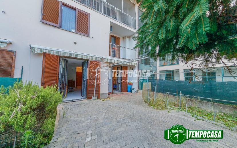 Casa indipendente in Via Pietro Nenni, Besate