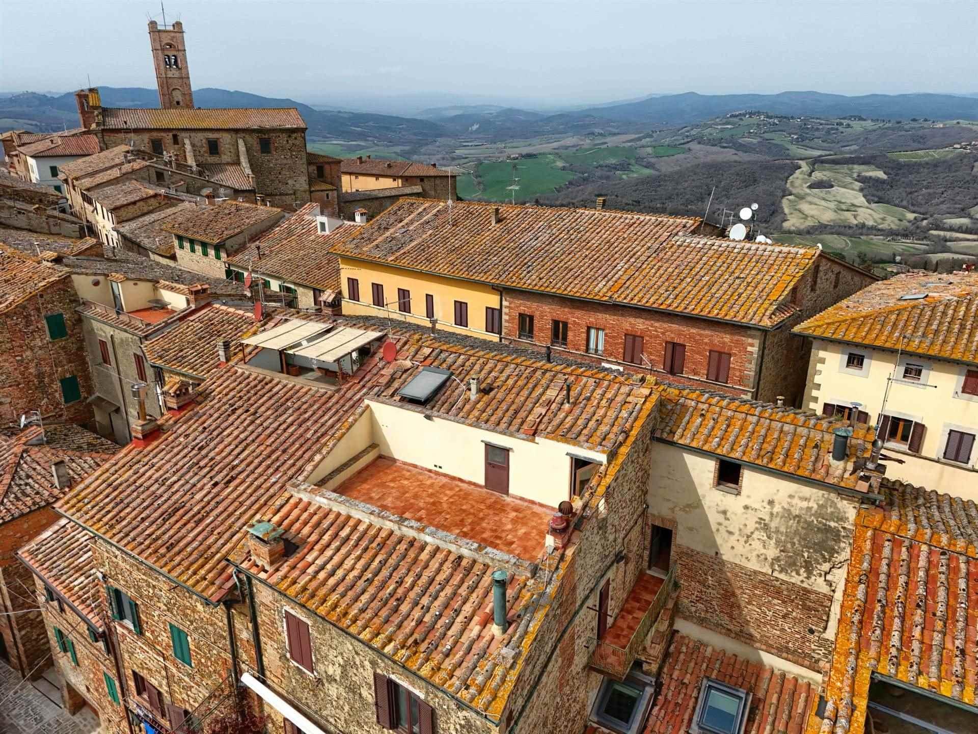 Appartamento in Via Gazzei, Radicondoli