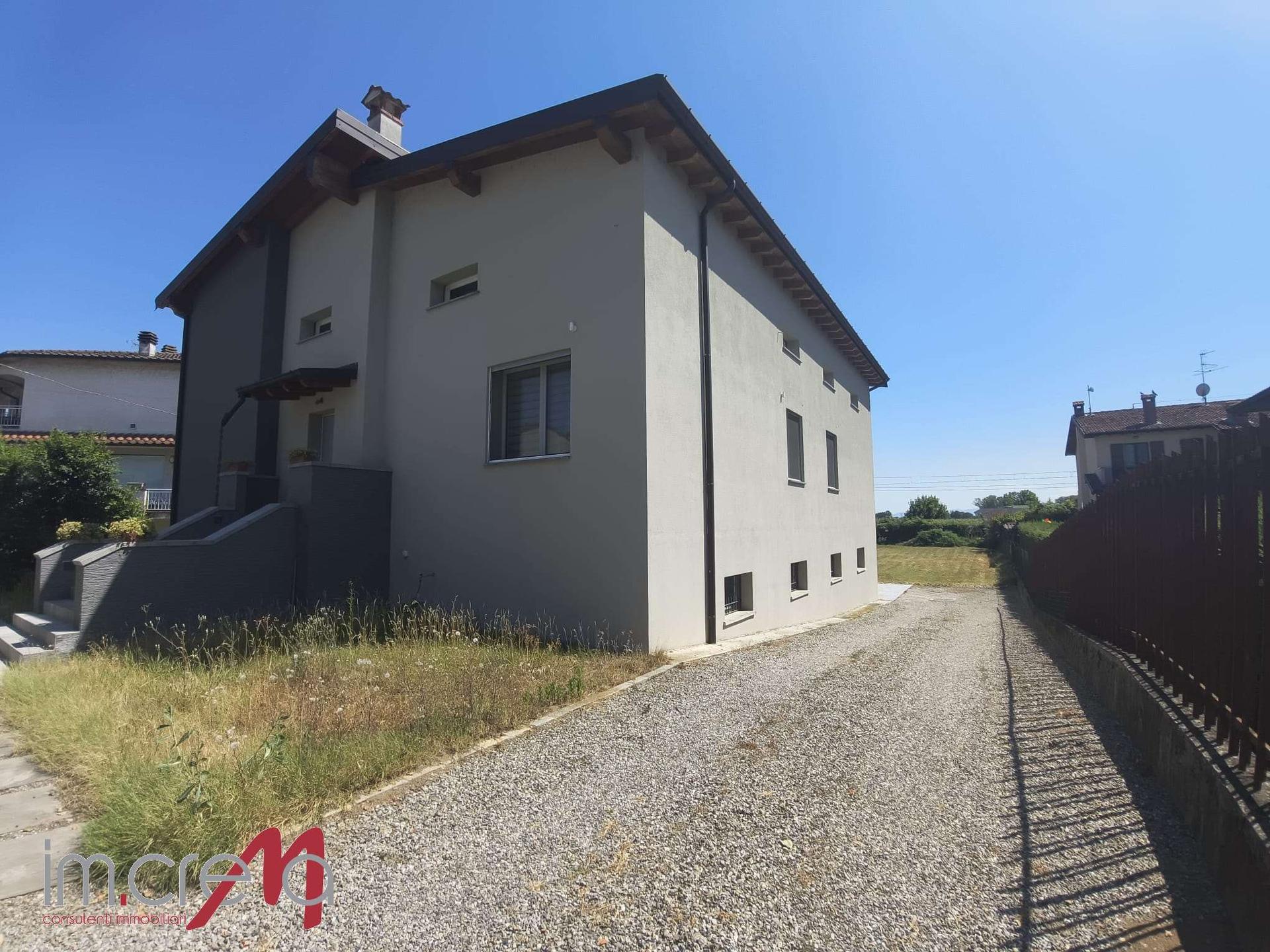 Villa unifamiliare in Via Cremona, Pizzighettone