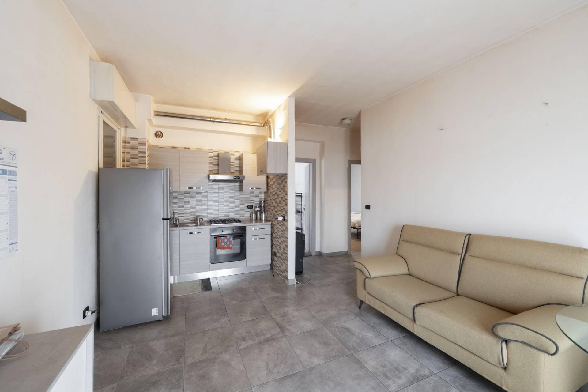 Trilocale in Via Alessandro Volta 35, Concorezzo