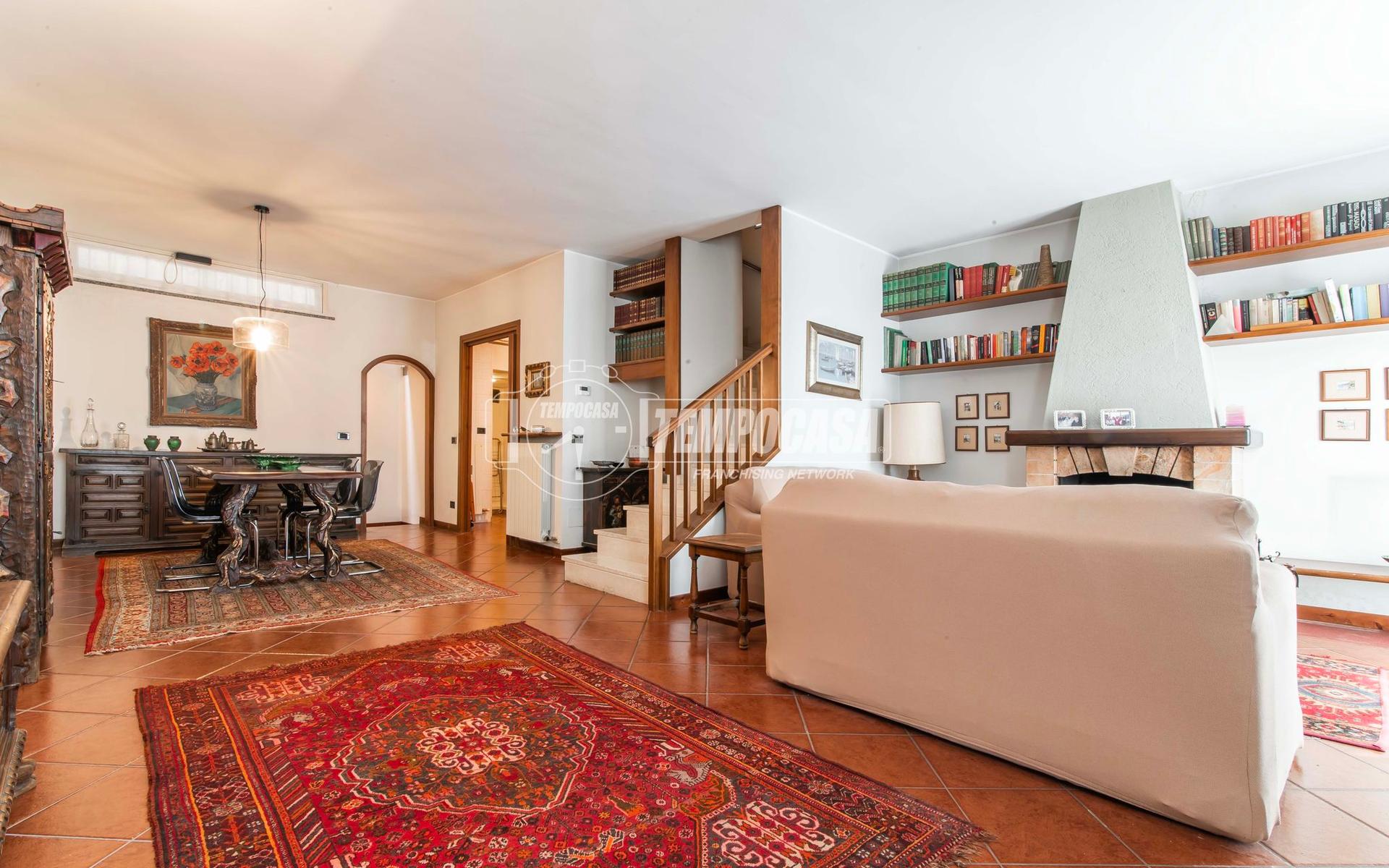 Villa a schiera in Via alle Vigne 1, Brunate