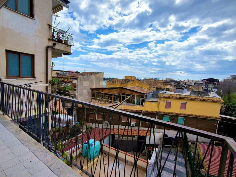 Quadrilocale in Via Consolare Valeria 12, Giardini-Naxos