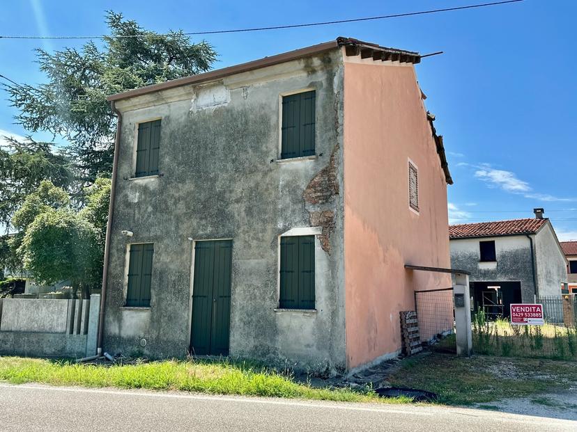 Casa indipendente in Via Arzarello Snc, Borgo Veneto — foto 2 di 5