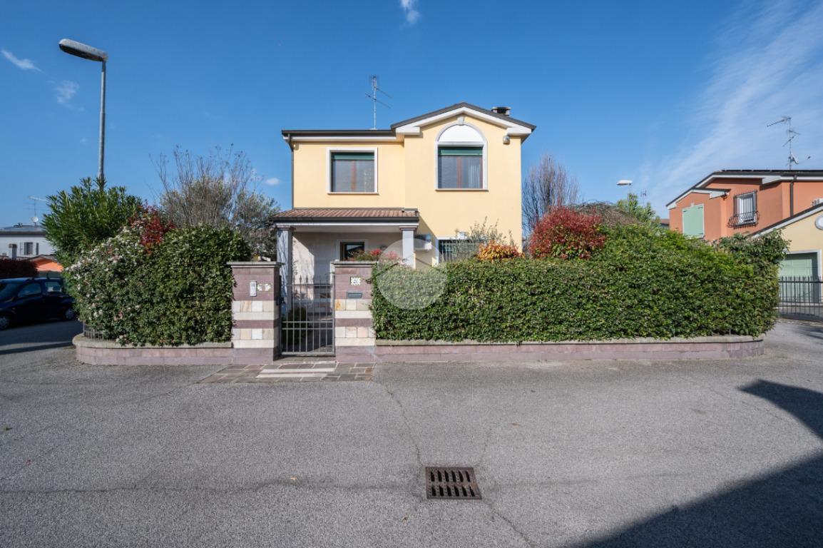 Villa in Via Ugo Celada 26, Borgo Virgilio