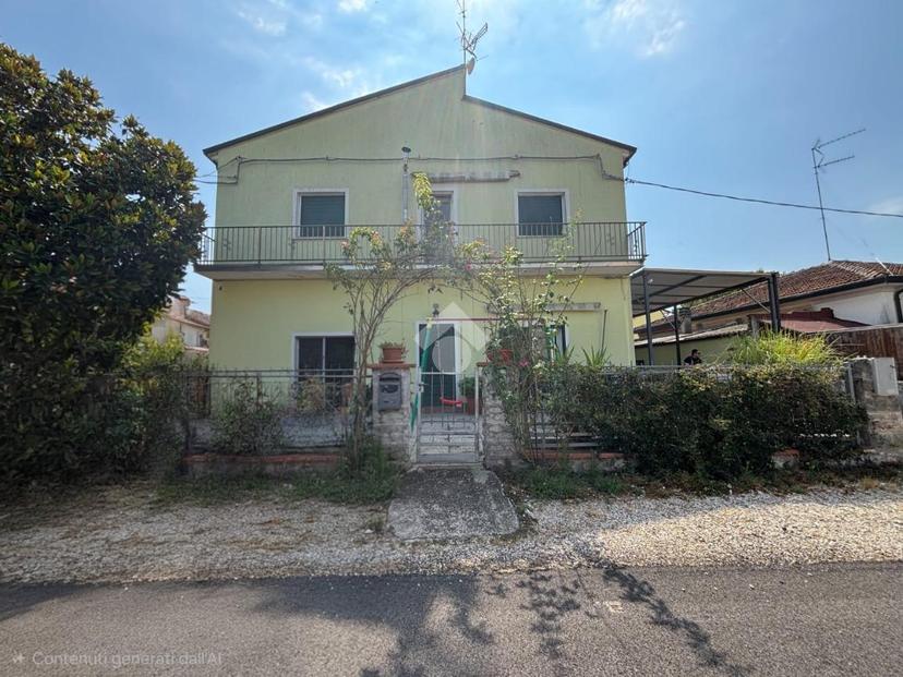 Villa in Via 28ª Brigata Garibaldi 12, Argenta