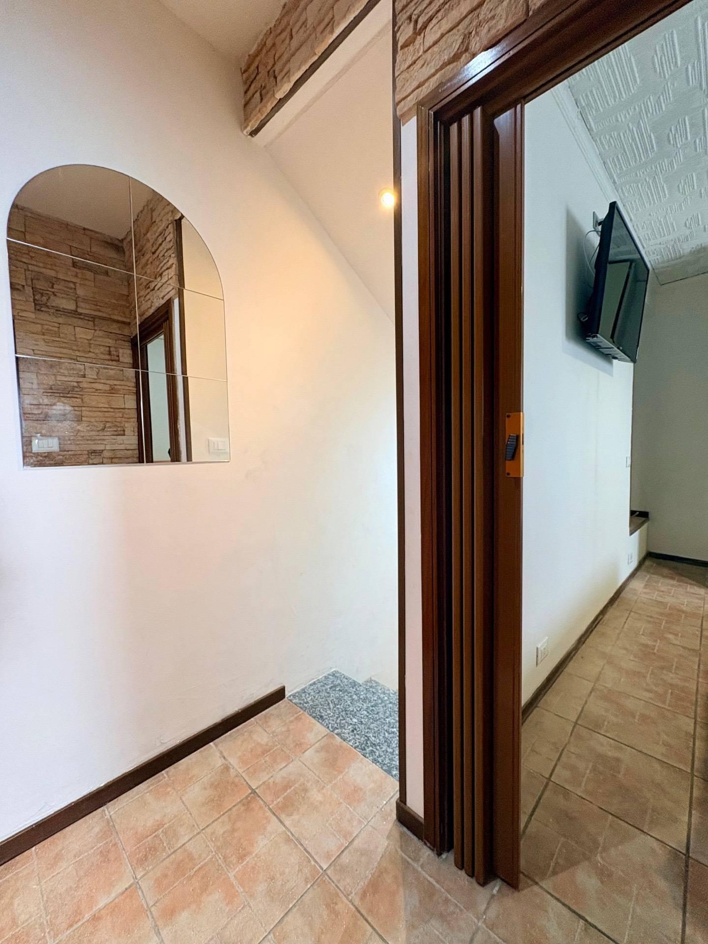 Villa a schiera in Via Nostra Signora DL Monte 88, Savona