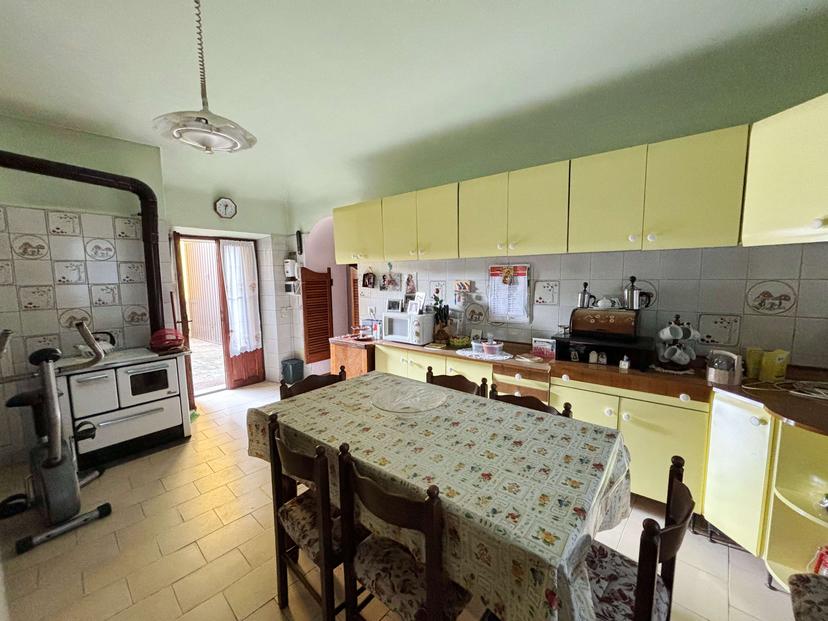Rustico in Carlo Cattaneo 9, Agrate Conturbia — foto 3 di 5