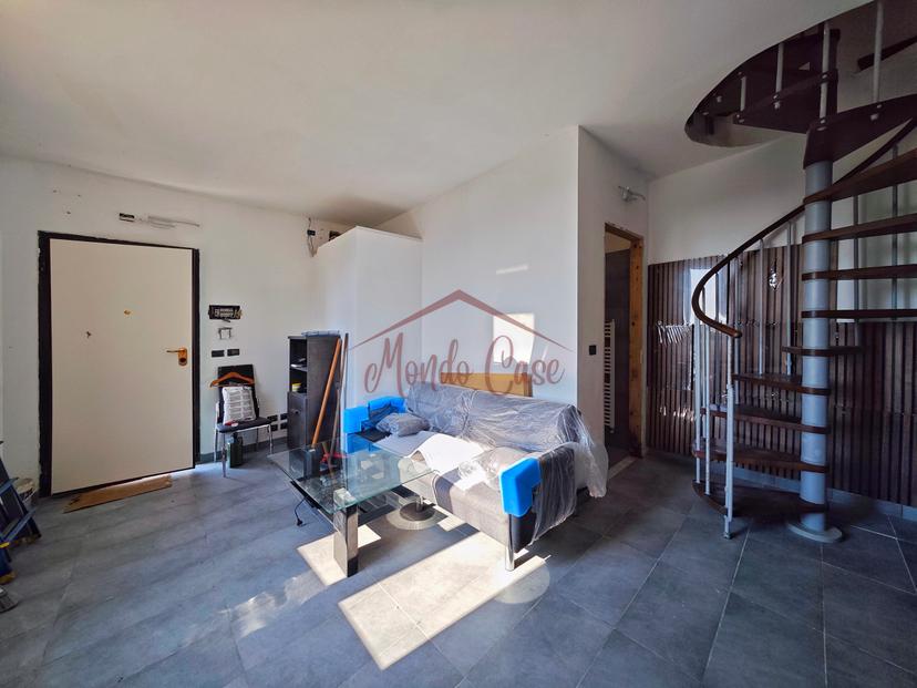 Casa indipendente in Via Umberto Maddalena 103, Vezzano Ligure