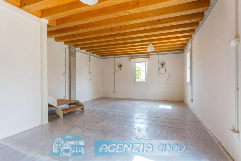 Casa indipendente in Via Sant'Antonio, Due Carrare — foto 4 di 5