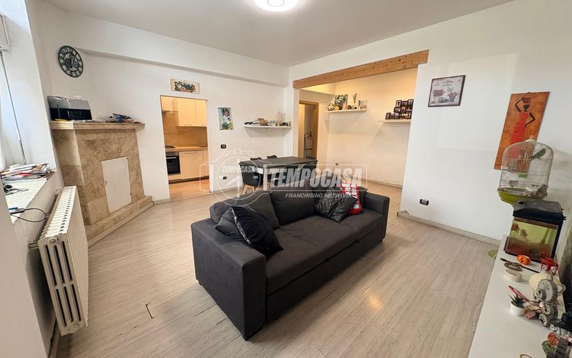 Trilocale in Via Guglielmo Marconi 5, Fino Mornasco — foto 2 di 5