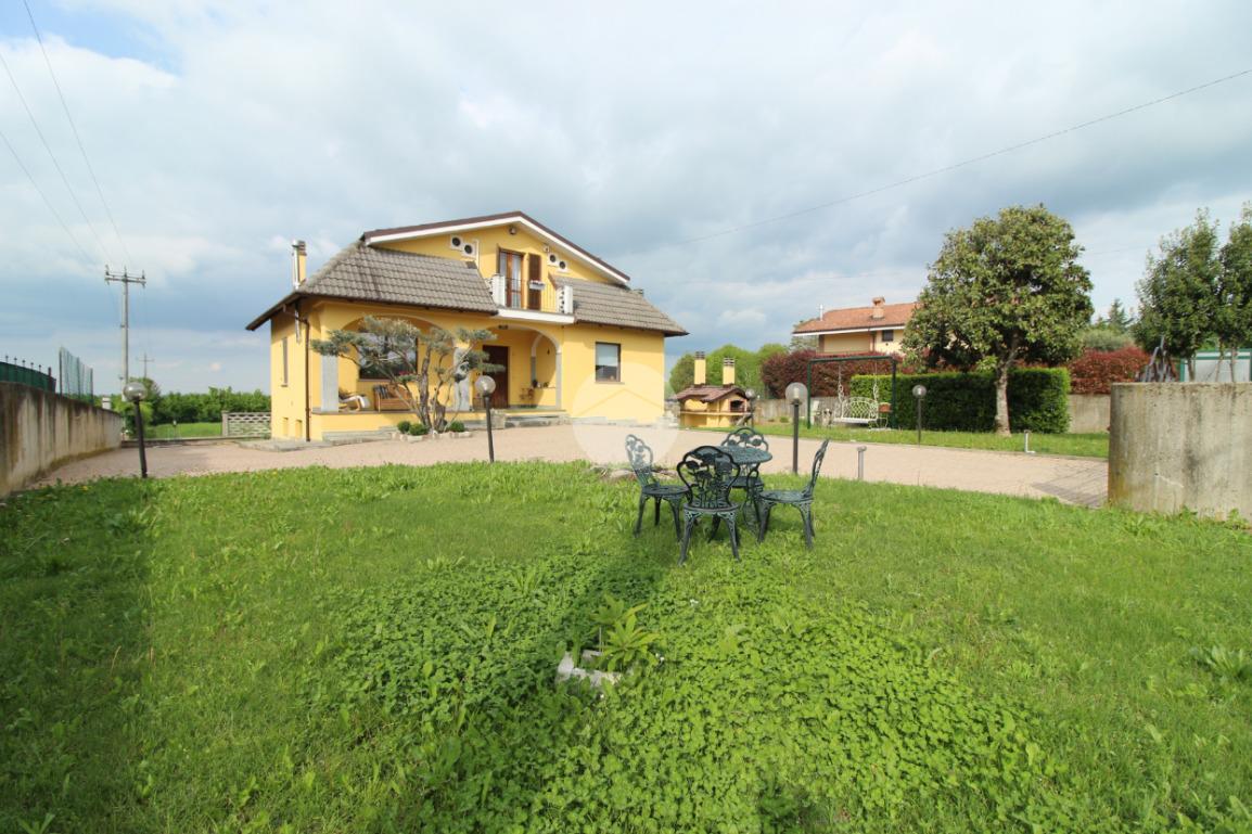 Villa in Via delle Chiese 47, Sanfrè