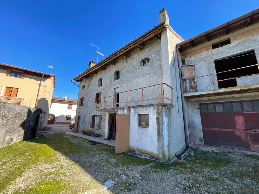 Villa unifamiliare in Via della Conciliazione 3, Mereto di Tomba — foto 3 di 5