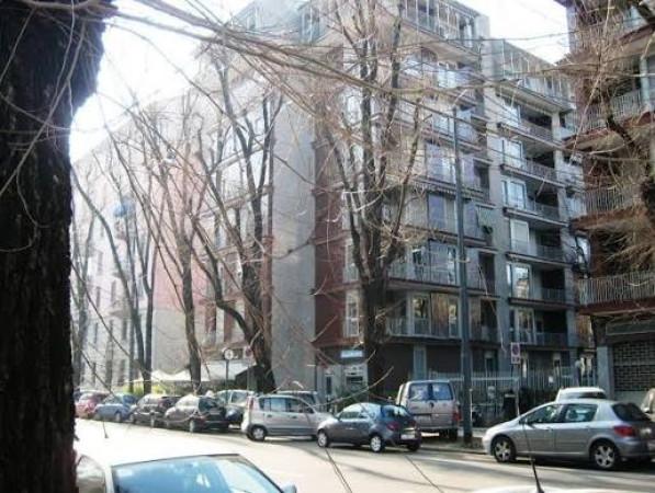 Appartamento in Via Tiziano, Milano