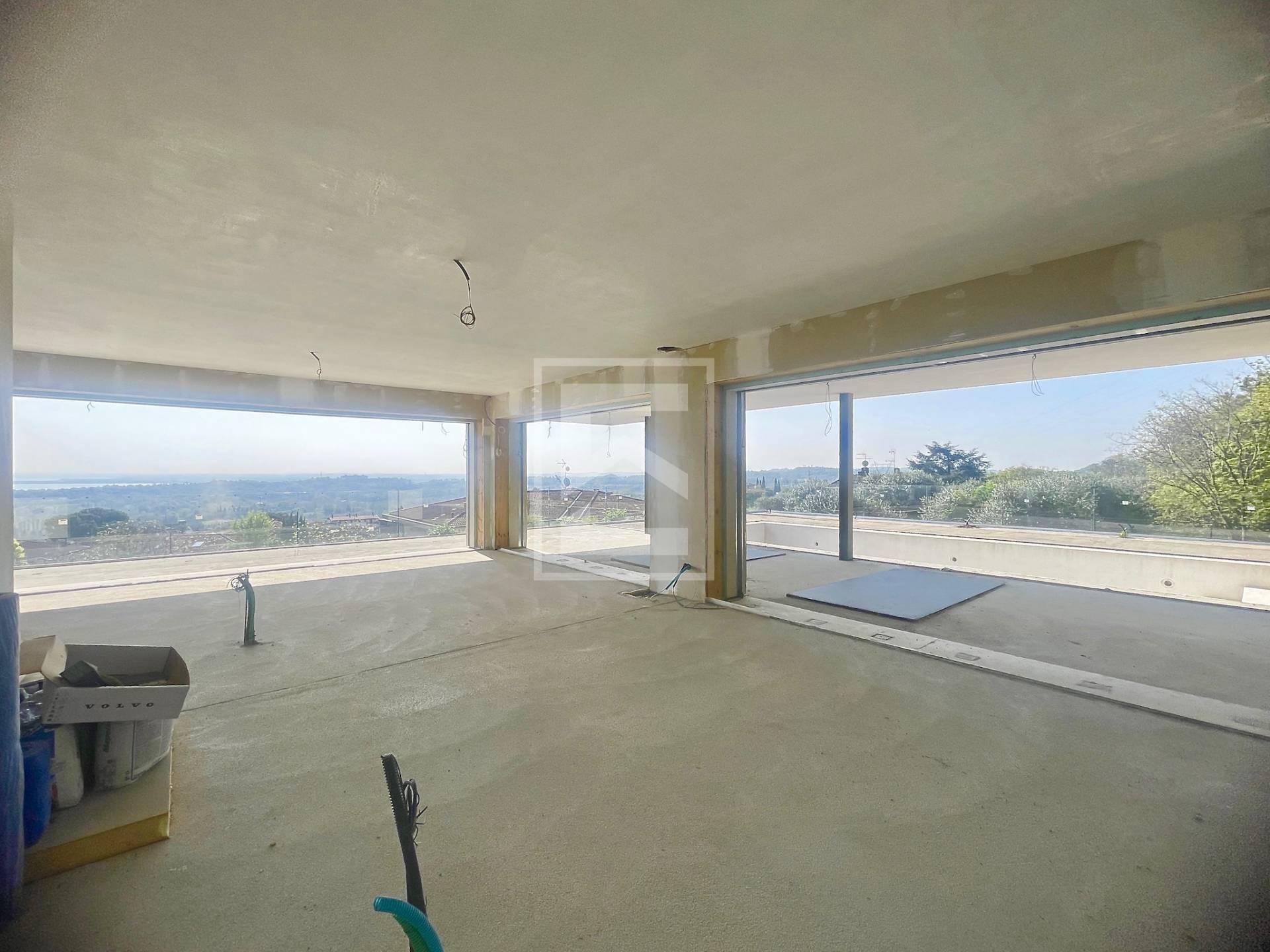 Villa in Via Barcuzzi, Lonato del Garda